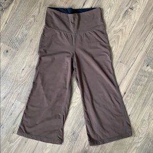 Lululemon wide leg crop pants